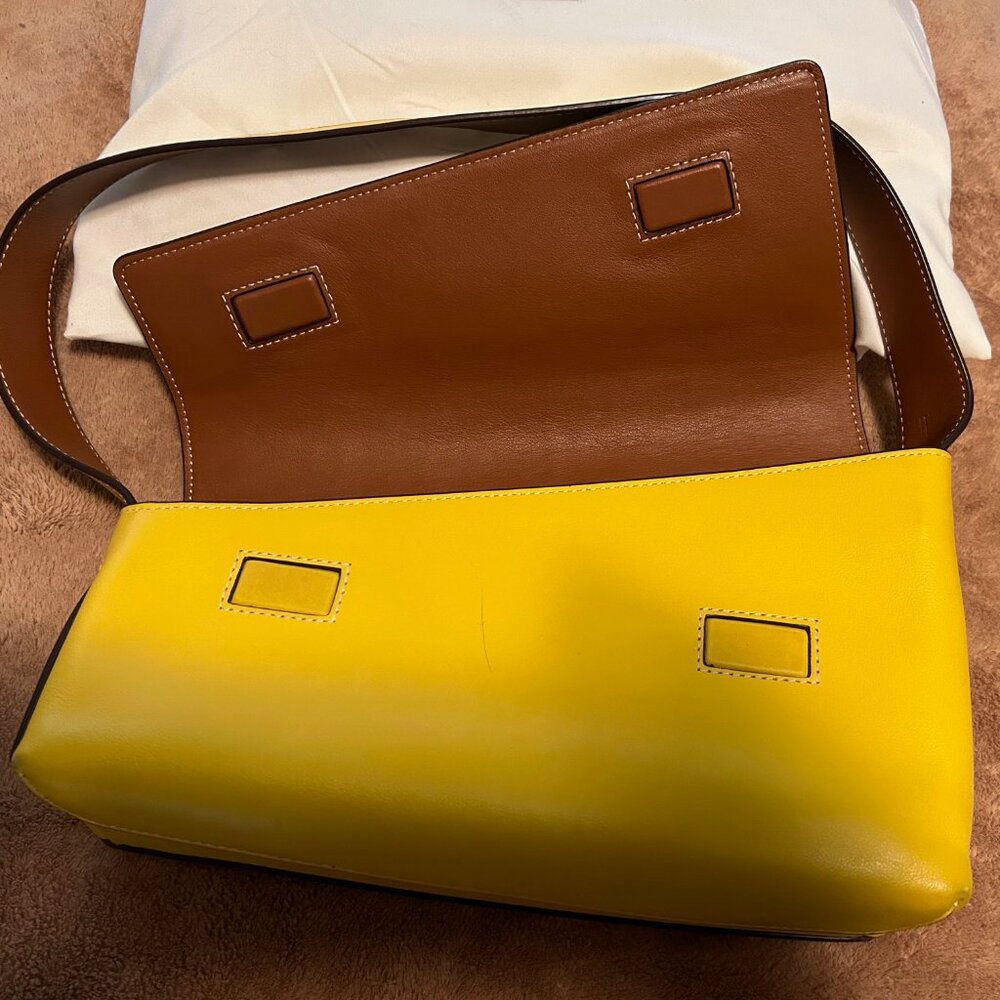 Iconic STAUD "Acute" Napa Leather Shoulder Bag in Goldie/Tan, NWT - Picture 4 of 13